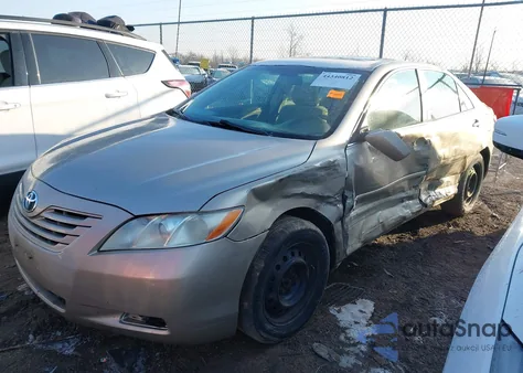 2007 Toyota Camry Le z USA, uszkodzony, nr VIN 4T1BE46K67U145259